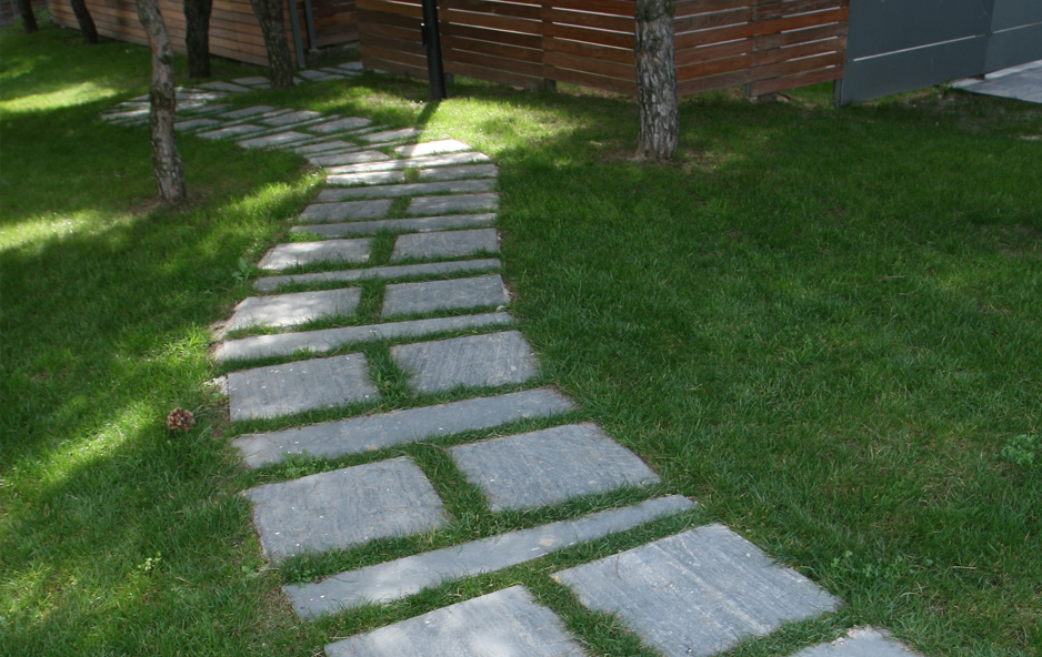 pasos de jardin para decorar espacios grandes y pequeños, ideal para combinar con césped