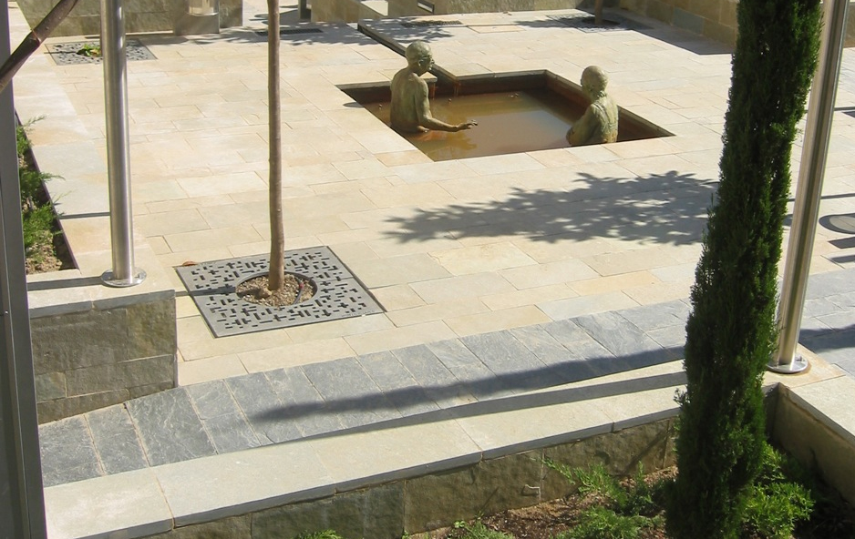 solados exteriores y otras piedras naturales para jardin y paisajismo