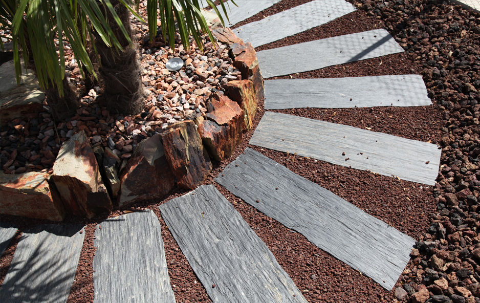 jardines con piedras decorativas y pasos de pizarra para paisajes
