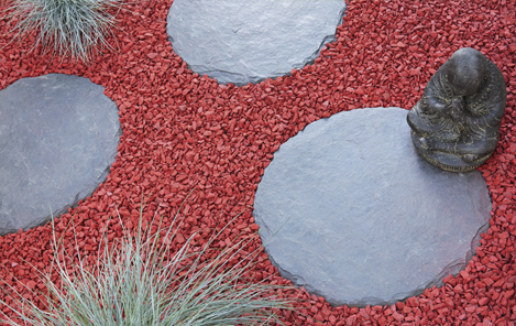 paso japones para jardines y piedra decorativa roja