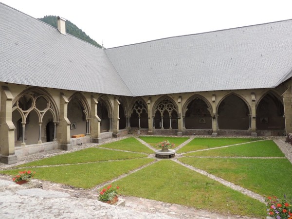 RESTAURACIÓN DE LA CUBIERTA EN LA ABADÍA DE ABONDANCE