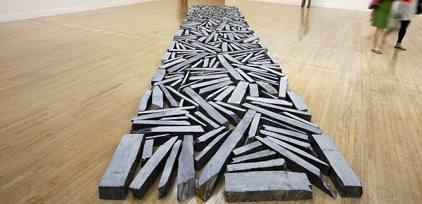 instalación land art richard long pizarra