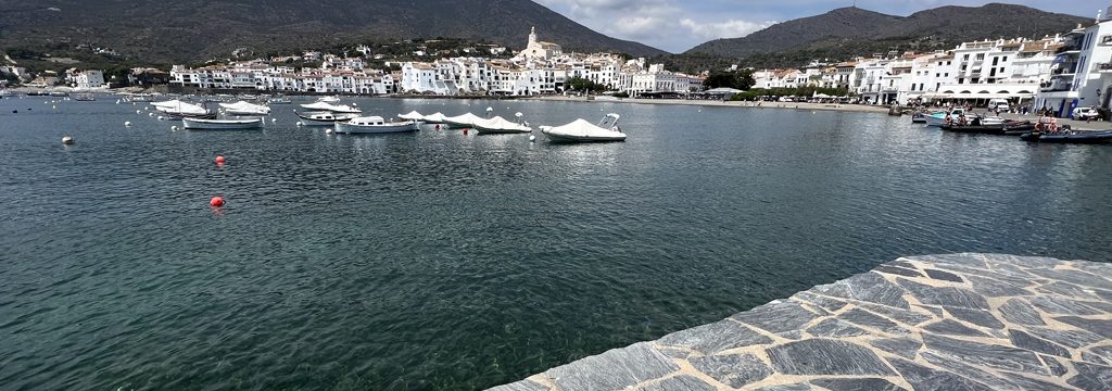 planchon irregular pizarra cadaques