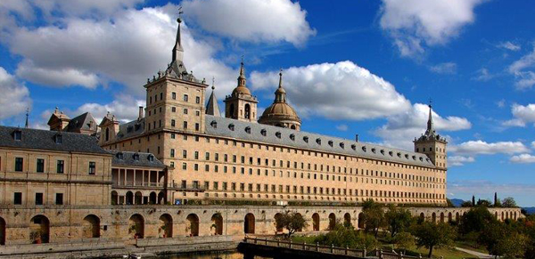 monasterio de el escorial con cubierta de pizarra de bernardos
