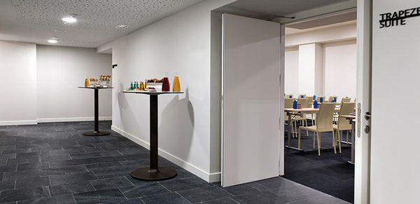 Solados de pizarra para interiores y espacios de paso como hoteles