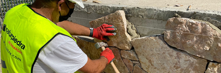 recibido del mampuesto por miembro del equipo de expertos en colocación