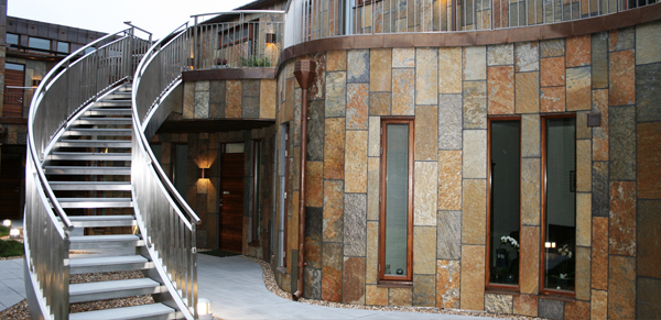 revestimiento exterior con OTTA RUST NATURPIEDRA