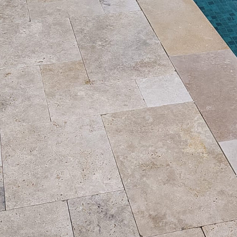 coronacion piscina travertino naturpiedra