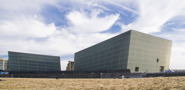 arquitectura moderna española kursaal San Sebestian