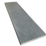 paso piedra natural jardín