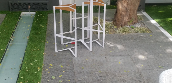 filita abujardada en solado de patio interior