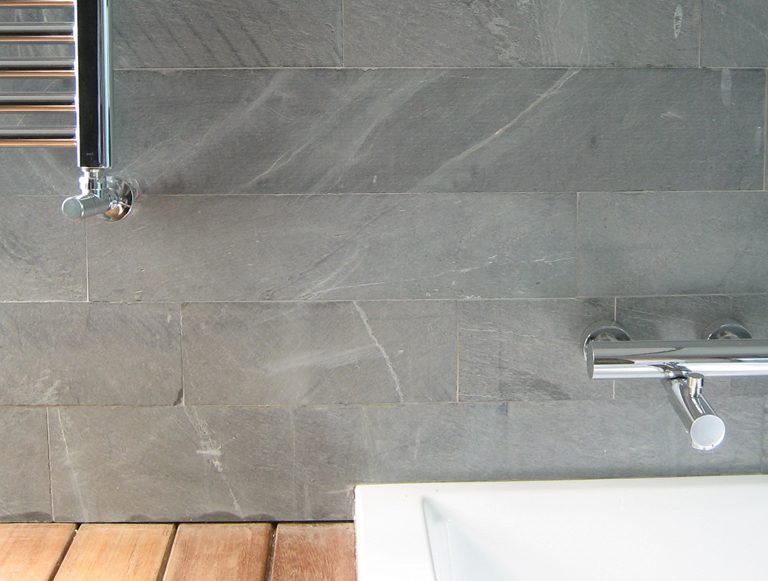 filita naturpiedra gris acabado natural interior baño