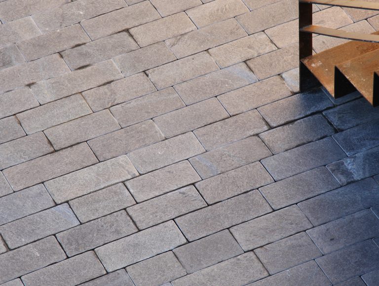 solado exterior filita naturpiedra acabado tambor