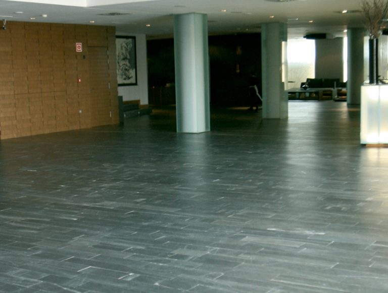 solado interior filita naturpiedra gris acabado natural