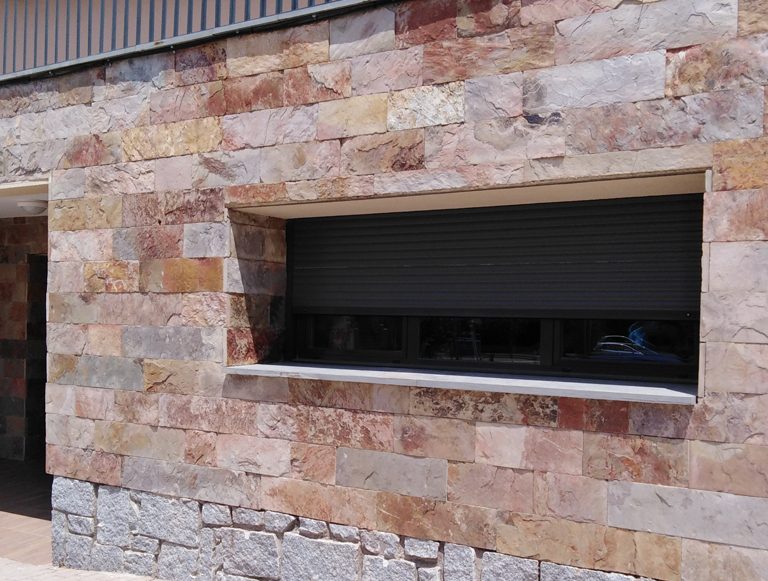 fachada cuarcita cobre naturpiedra acabado natural