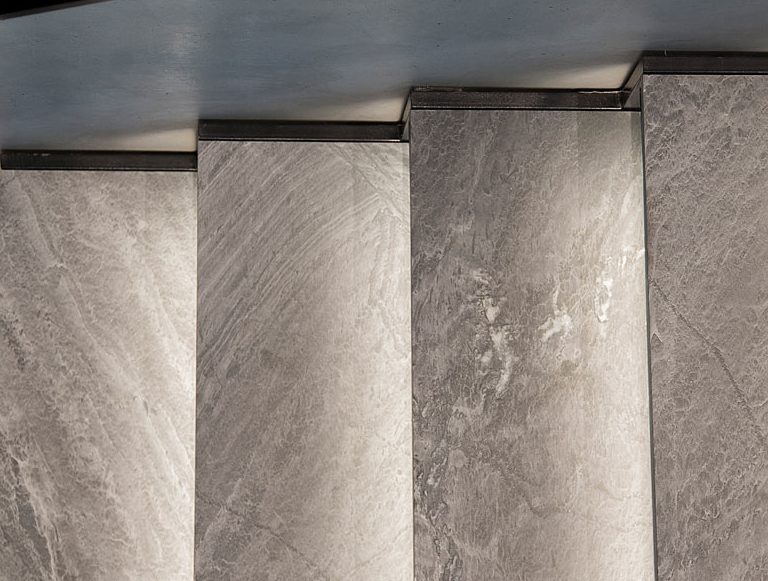 pasos escalera interior filita naturpiedra acabado arenado