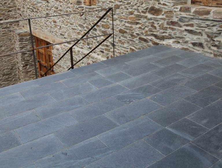 solado exterior filita naturpiedra acabado tambor